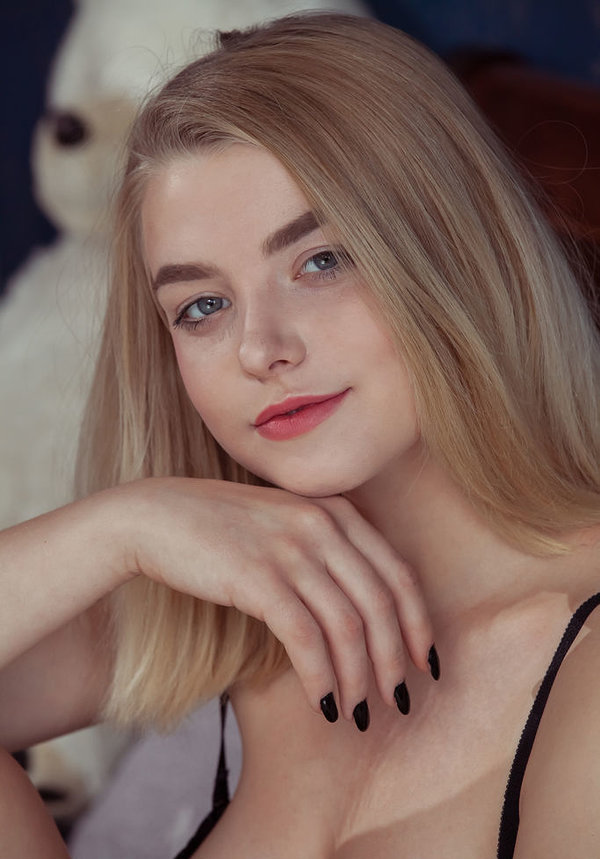Фаина, 25